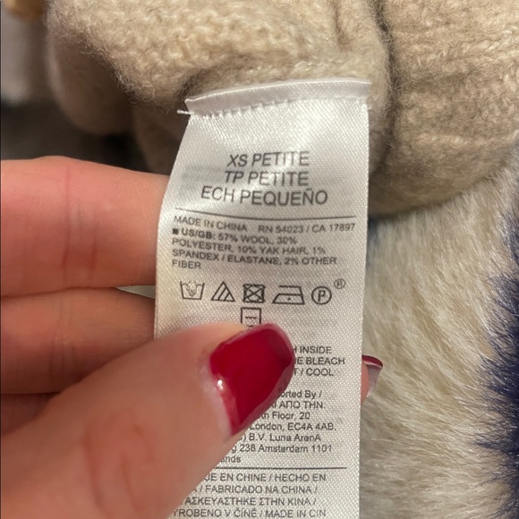 Banana Republic sweater dress - Picture 6 of 6